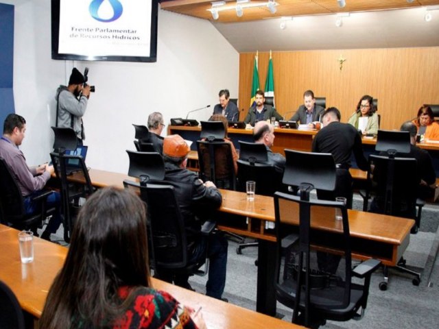 Frente Parlamentar apresenta carta e debate uso responsvel de recursos hdricos