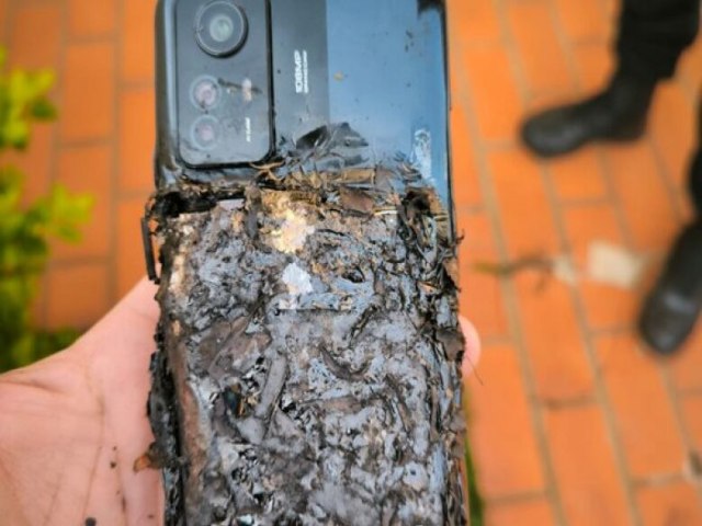 Investigado por trfico quebra o celular durante cumprimento de mandado de priso