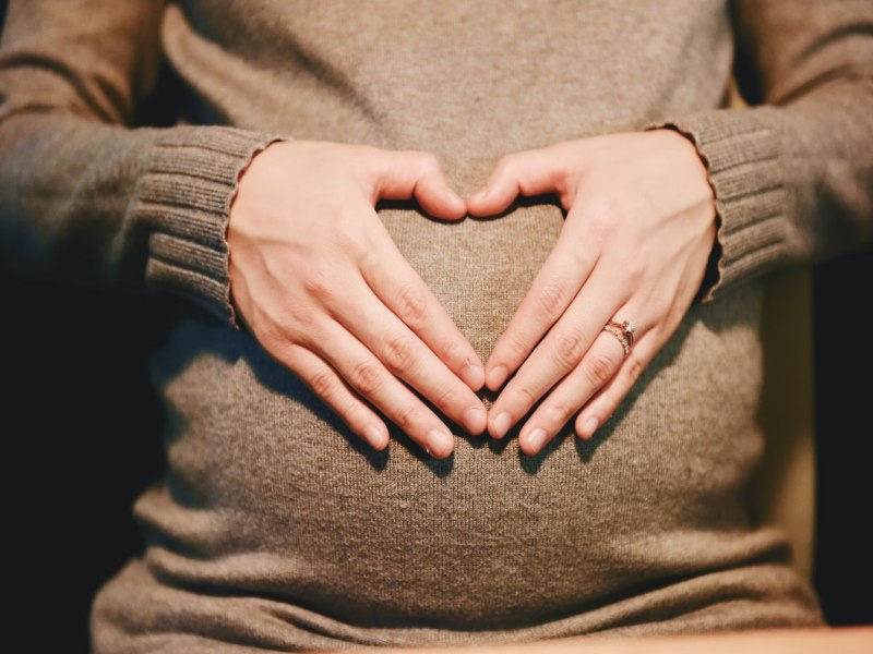 Projeto de Lei quer dar bolsa  famlia que adotar bebs de mes que desistirem de aborto