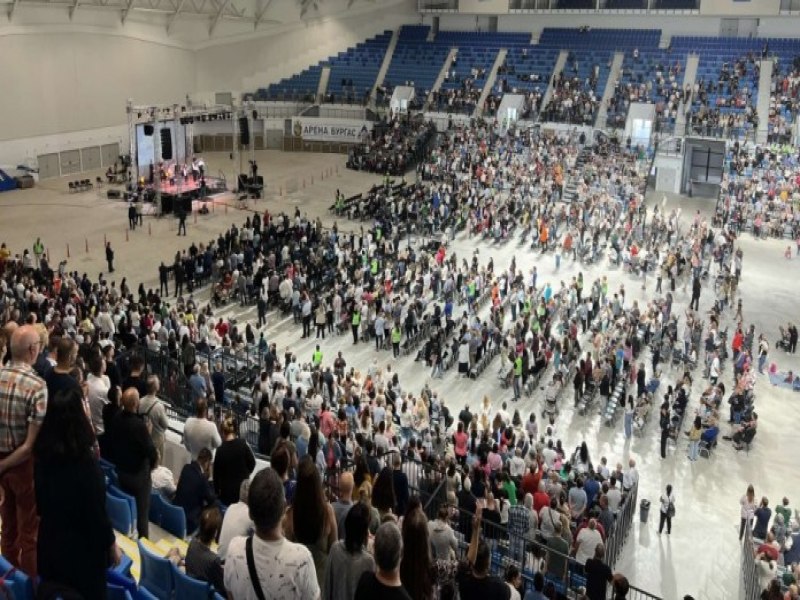 Milhares de cristos se renem na Bulgria para orar pelo avano do Evangelho no mundo