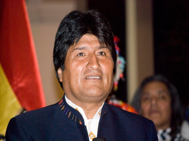 Evo Morales denuncia ataque a tiros contra carro