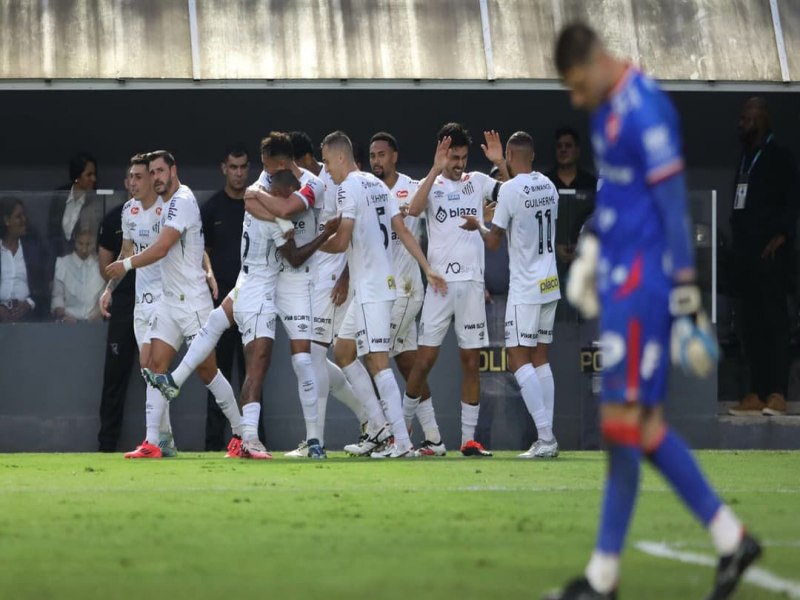 Santos vence o Vila Nova e pode carimbar vaga para a Srie A nesta rodada