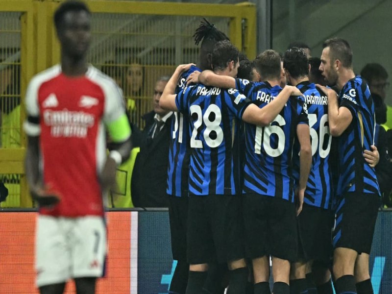 Inter bate o Arsenal e cola no lder da Champions League