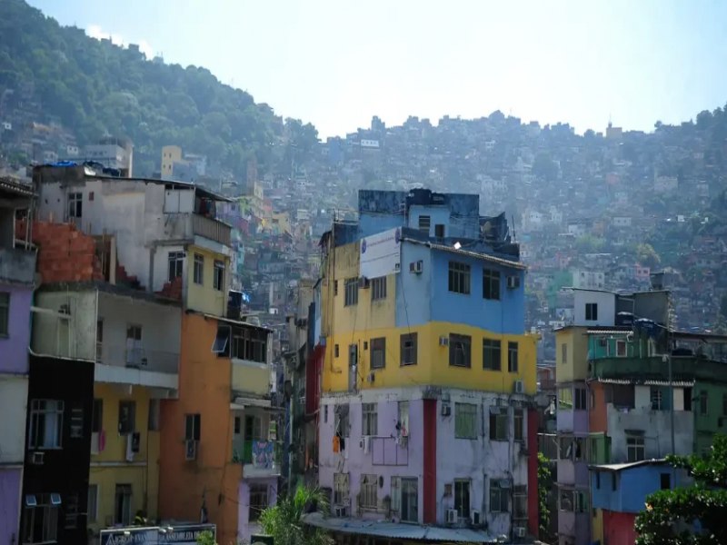 Nmero de favelas no Brasil mais que dobra em 10 anos