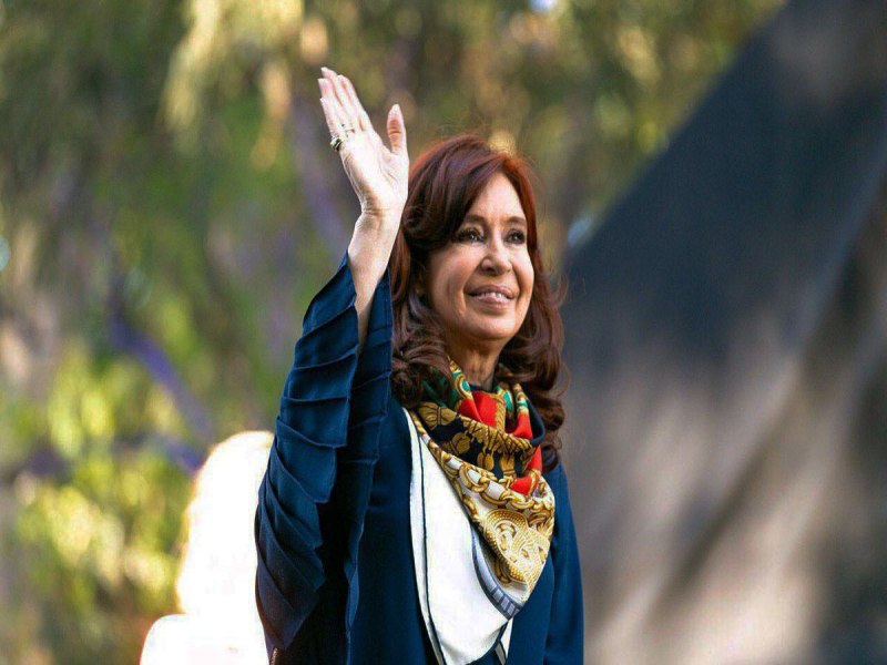 Tribunal mantm sentena de 6 anos contra Cristina Kirchner