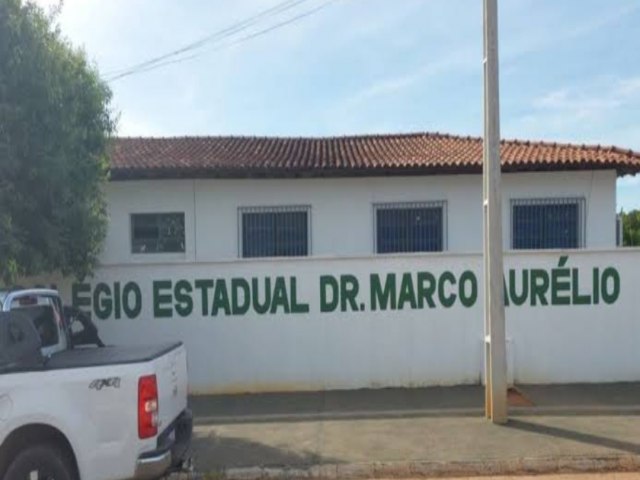 Estudante de 13 anos esfaqueia trs colegas em escola de Gois