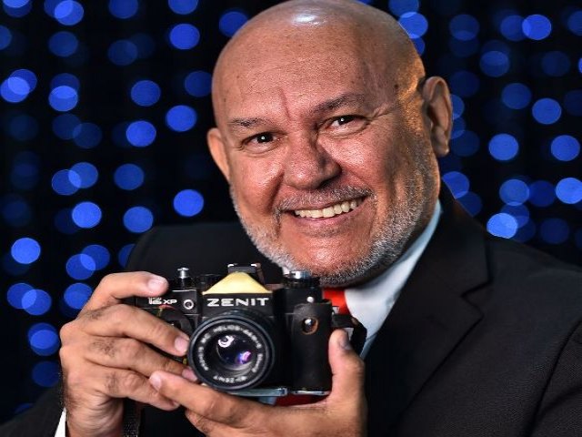 Fotógrafo se forma em Jornalismo aos 64 anos: Estar no convívio dos jovens foi muito bom