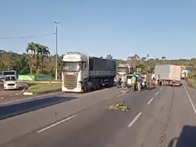 Mais um acidente foi registrado no acesso à cidade de Muritiba pela BR-101; este é o segundo da semana