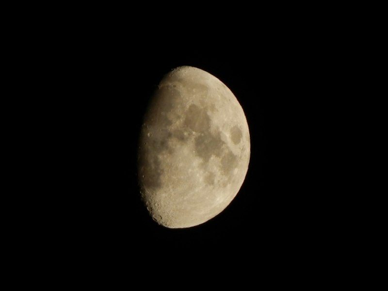 Eclipse parcial da Lua poder ser visto em todo o Brasil nesta tera-feira (17); saiba o horrio