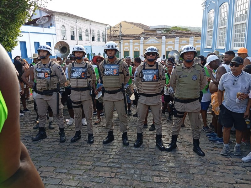 Festa da Nossa Senhora D'Ajuda em Cachoeira encerra com sucesso e segurana total Policiamento da 20 CIPM garante tranquilidade e animao durante o evento