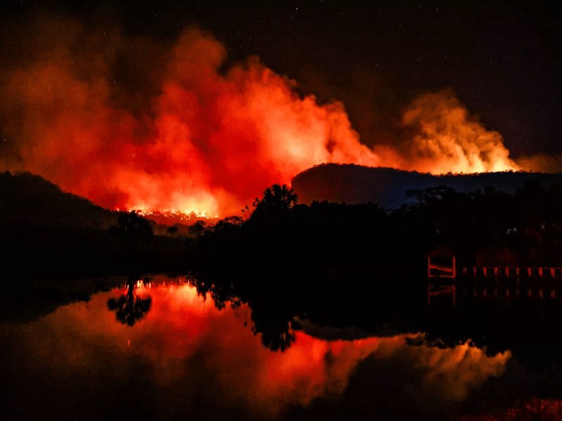 Incndios consomem enormes reas de vegetao e preocupam Bombeiros em So Gabriel do Oeste