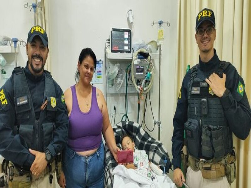 Policiais heris salvam vida de beb que no estava respirando em MS