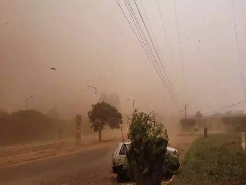 Com tempestade, cidades registram vendaval, destelhamento e chuva de granizo 