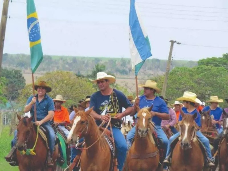 Devotos de Aparecida participam de missas e peregrinaes por todo o MS