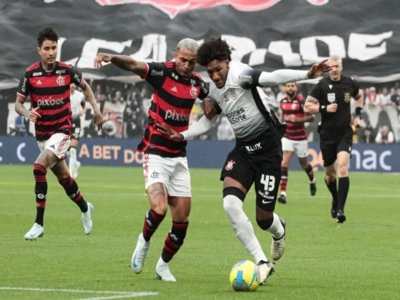 Flamengo segura Corinthians com um a menos e vai  final da Copa do Brasil