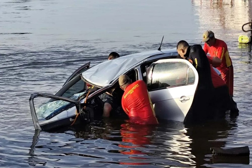 Homem morre ap�s carro cair no Rio Paraguai em Porto Murtinho