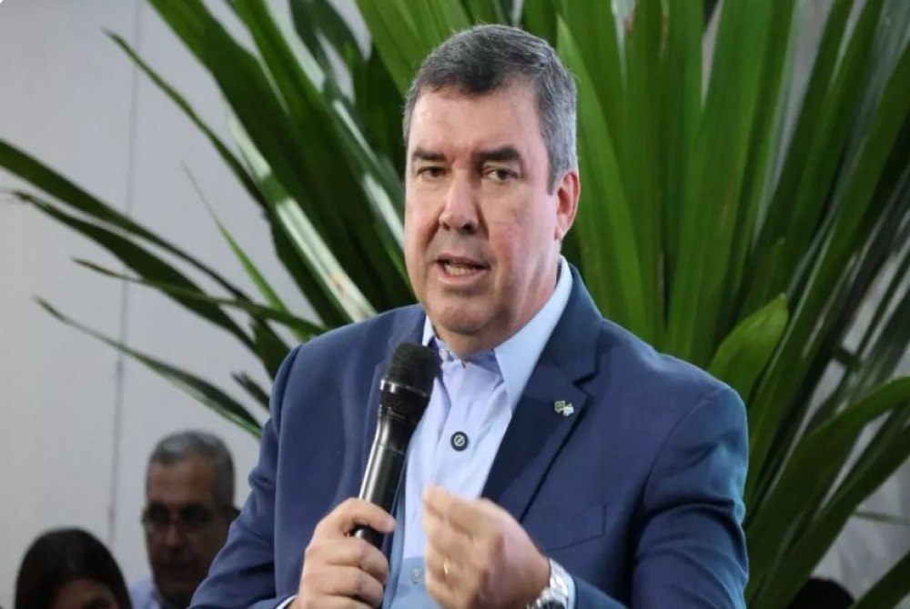 De malas prontas para o PP, Riedel promete anunciar sa�da do PSDB na quarta-feira