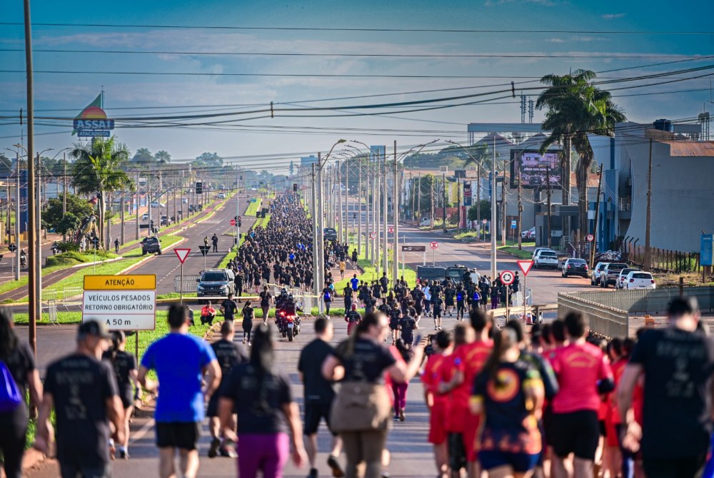Corrida �guia da Fronteira re�ne milhares de pessoas em comemora��o aos 39 anos do DOF