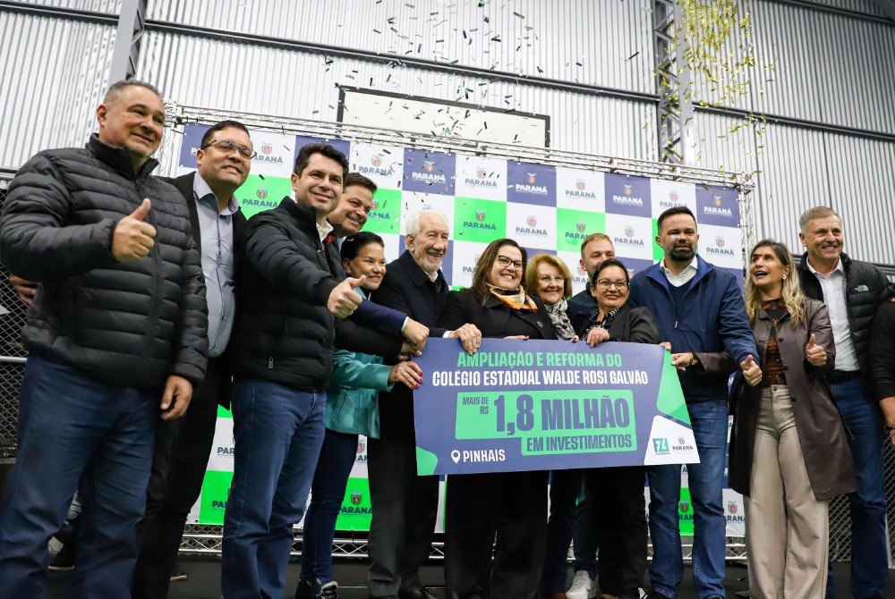 Estado entrega reforma e quadra coberta aguardada h� anos em escola de Pinhais