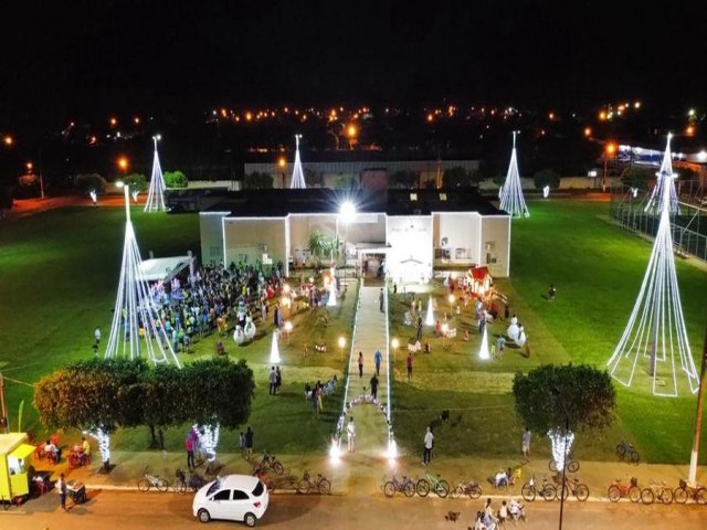 Batayporã acende decoração natalina 2023 e destaca união da comunidade