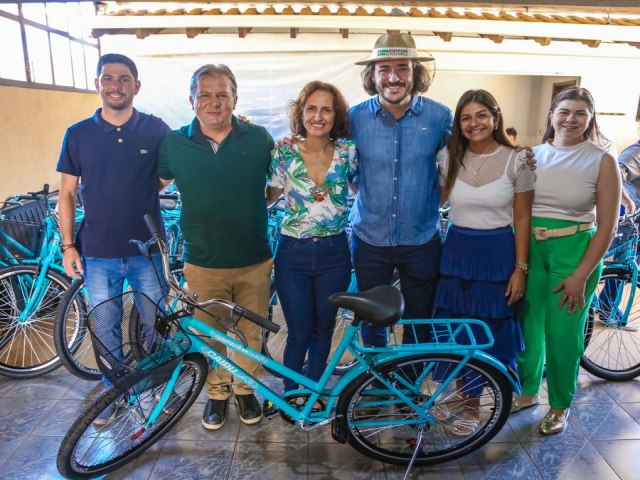 Secretaria de Saúde entrega 34 bicicletas para agentes comunitários