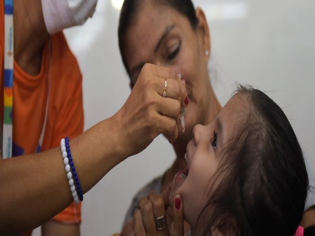 Gotinhas de amor: Bataypor ter Dia D de vacinao contra a polio no sbado (8)