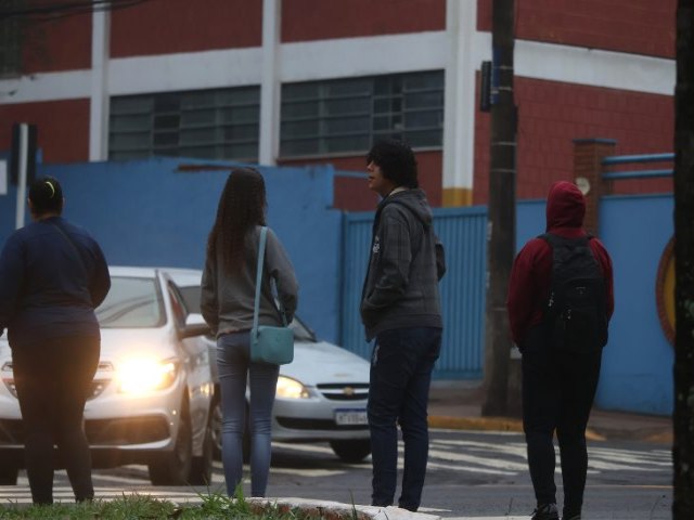 Temperaturas permanecem amenas e quinta-feira tem probabilidade de chuva fraca a moderada