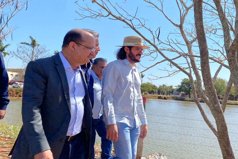  Bataypor� recebe vice-governador Barbosinha e parlamentares para acompanhar obras