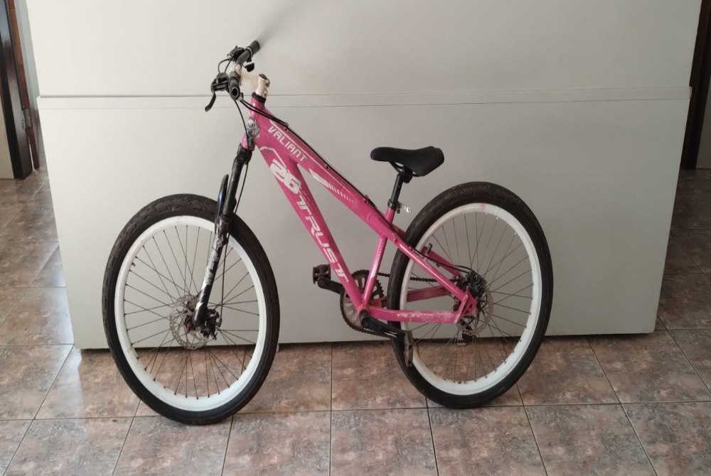 Pol�cia Militar localiza bicicleta abandonada em terreno baldio em Nova Andradina