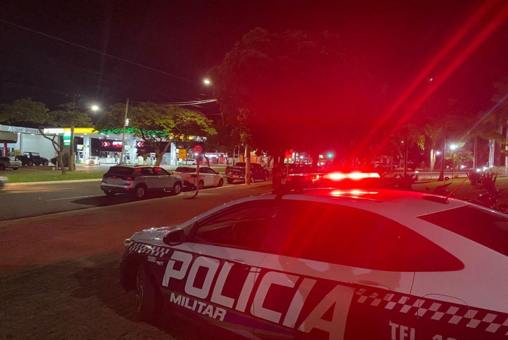 Polícia Militar encaminha dois homens à delegacia por fornecimento de bebida alcoólica a menores em Nova Andradina Polícia Militar encaminha dois homens à delegacia por fornecimento de bebida alcoólica a menores em Nova Andradina