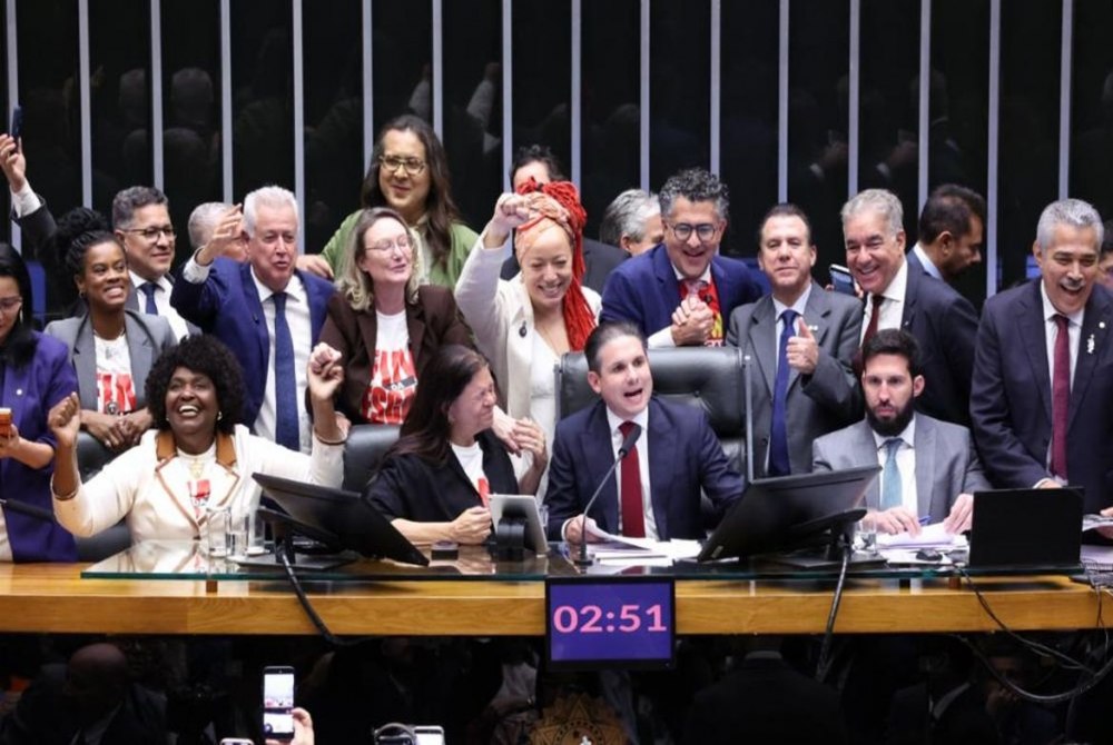 C�mara aprova, em dois turnos, PEC pelo fim da escala 6x1