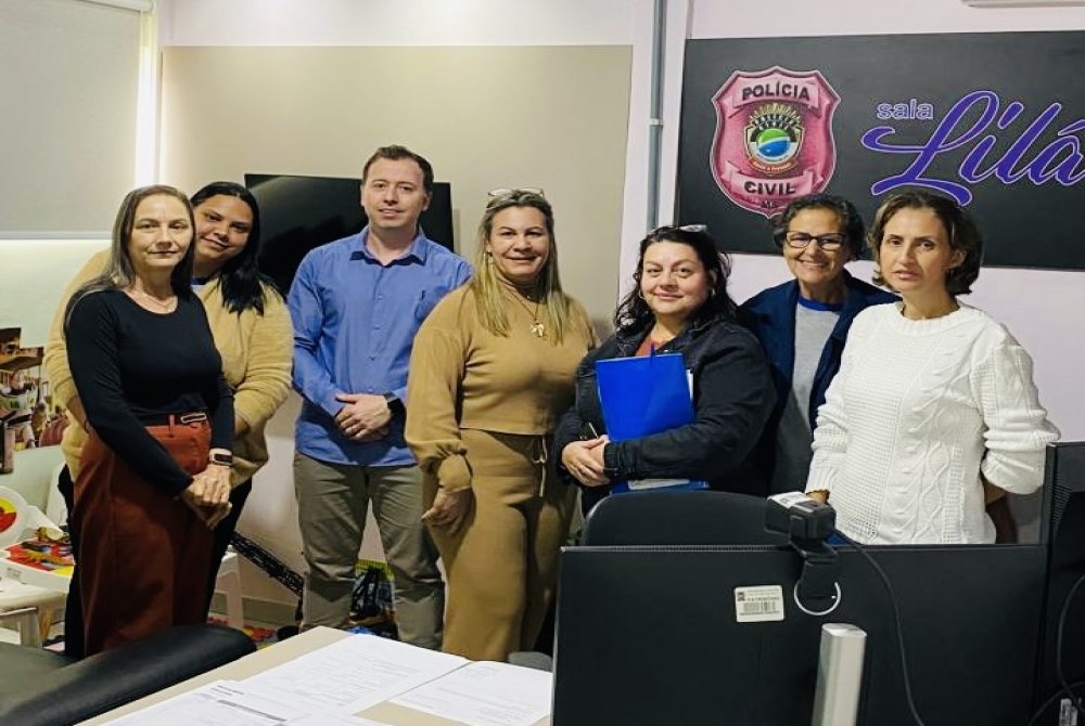 Conselho Municipal da Mulher realiza visita institucional � Sala Lil�s da Delegacia de Bataypor�