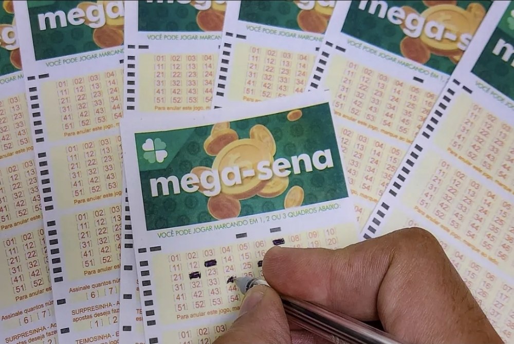 Mega-Sena acumula e pr�mio principal vai para R$ 16 milh�es