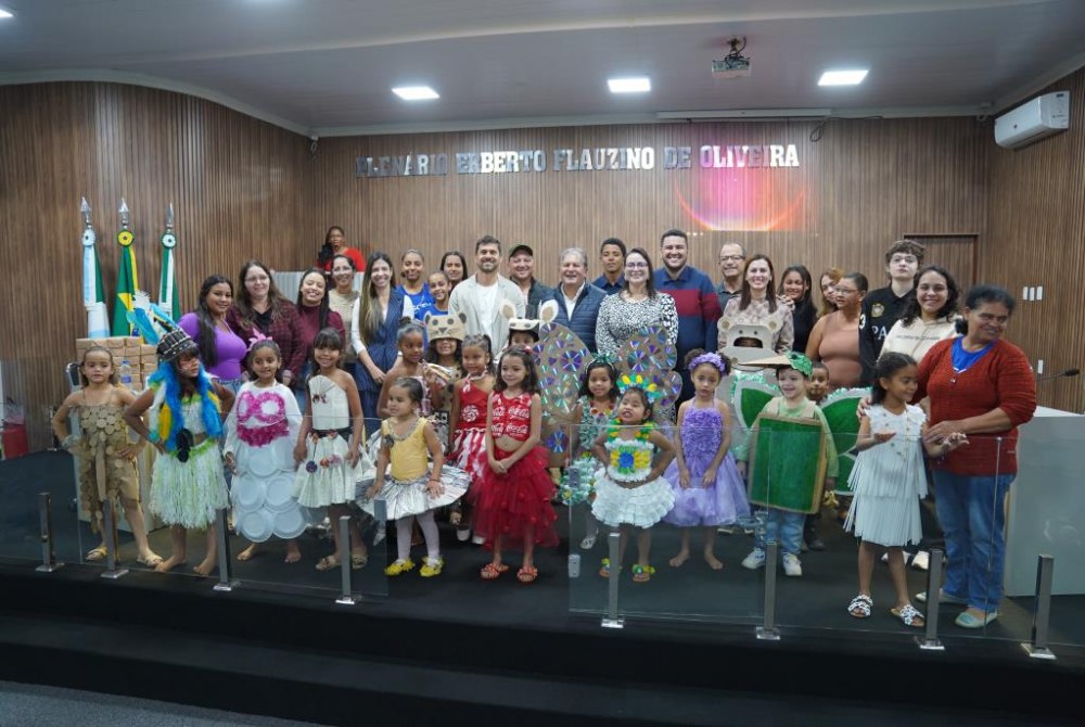 Desfile ecol�gico e apresenta��es culturais marcam encerramento da Semana do Meio Ambiente em Bataypor�