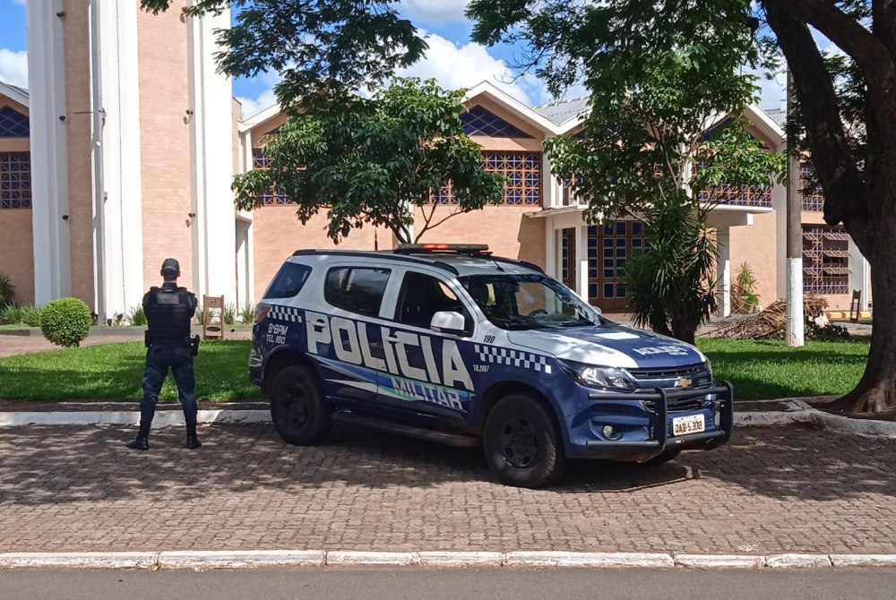 Pol�cia Militar conduz homem ap�s tentativa de invas�o de resid�ncias em Nova Andradina