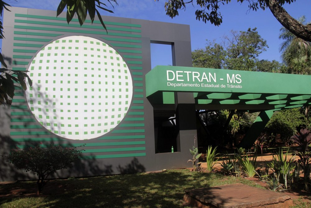 Em dia de jogo do Brasil, agências do Detran de MS terão horário especial e mudanças nos exames
