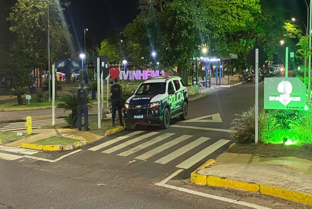 Polícia Militar conduz homem após tentativa de furto durante a madrugada em Ivinhema