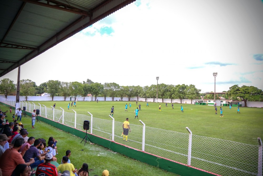 Campeonatos de Futebol Society Aberto e dos Veteranos entram na fase semifinal em Bataypor�