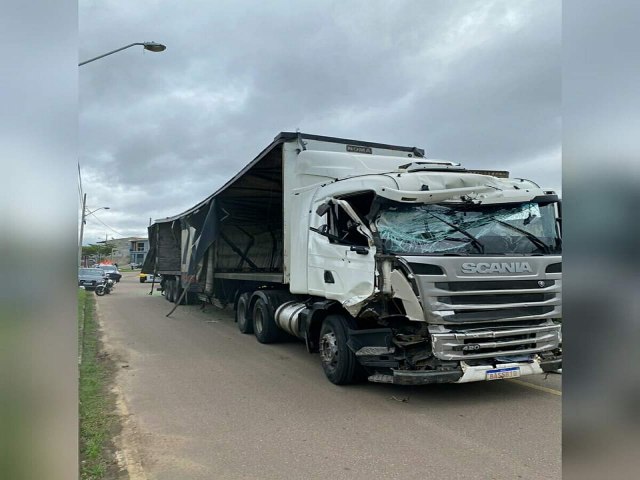 POLCIA MILITAR PRENDE MOTORISTA DE CAMINHO QUE ATINGIU VRIOS VECULOS DE PONTA GROSSA AT CURITIBA