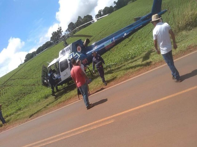 CASAL DE JOVENS FICAM GRAVEMENTE FERIDOS EM ACIDENTE ENTRE MANOEL RIBAS E CNDIDO DE ABREU