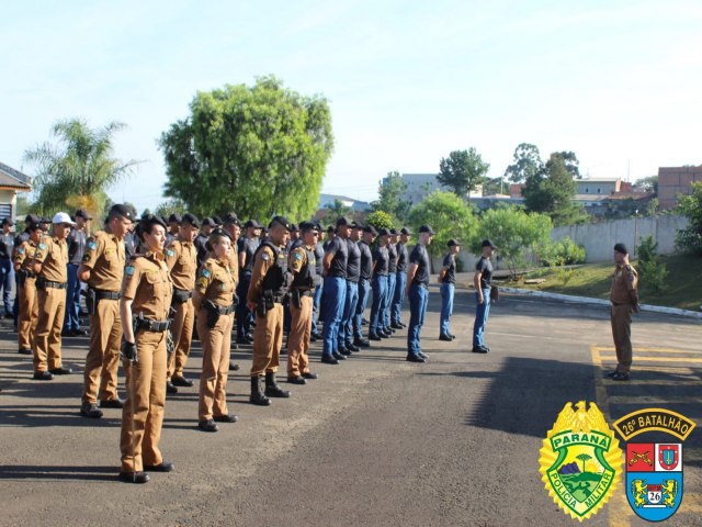 26 BPM REALIZA HOMENAGEM AOS ANIVERSARIANTES E AO POLICIAL DESTAQUE DO MS.