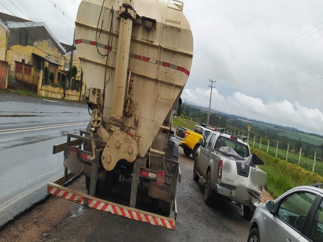 COLISO TRASEIRA DEIXA UMA VTIMA COM FERIMENTOS NA PR 151                