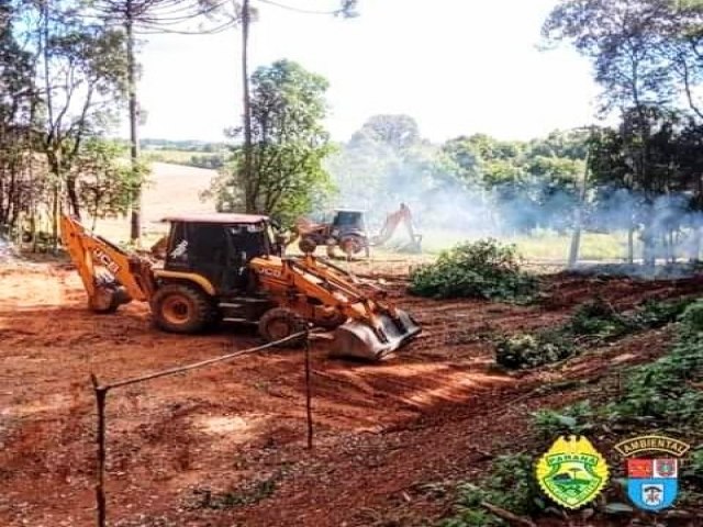 INFRATORES SO PRESOS EM FLAGRANTE COMETENDO CRIME AMBIENTAL EM CONTENDA-PR