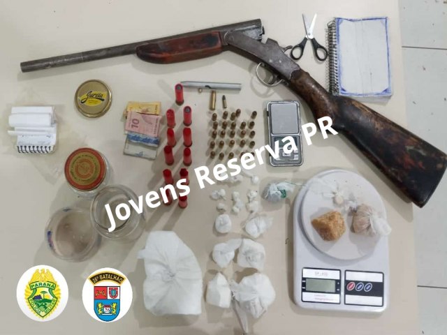 POLCIA MILITAR APREENDE DUAS ARMAS DE FOGO E DROGAS EM TELMACO BORBA.