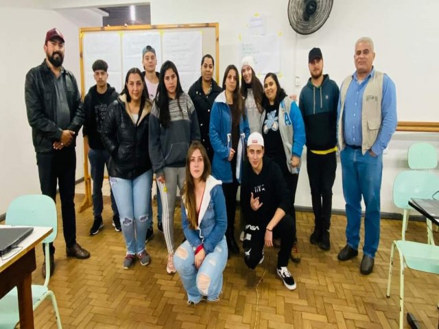 ALUNOS DE TIBAGI FINALIZAM CURSO DE INCLUSO DIGITAL EM CAETANO MENDES