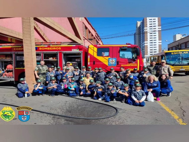 ALUNOS DO PROGRAMA FORA VERDE MIRIM REALIZAM VISITA TCNICA AO CORPO DE BOMBEIROS E O BATALHO DE INFANTARIA BLINDADA EM PONTA GROSSA