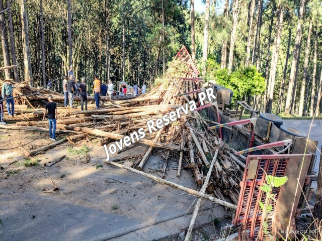 MOTORISTA PERDE A VIDA EM GRAVE ACIDENTE NA PR-239 EM RESERVA