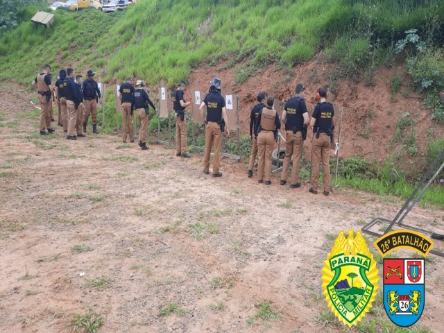 POLICIAIS MILITARES PARTICIPAM DE INSTRUO PARA MANUSEIO E UTILIZAO DA NOVA PISTOLA DA PMPR