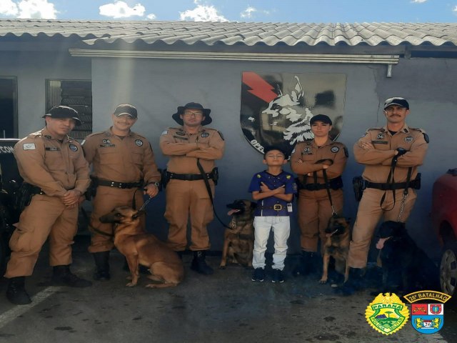 F DA POLCIA MILITAR FEZ VISITA NO 26 BPM, EM TELMACO BORBA