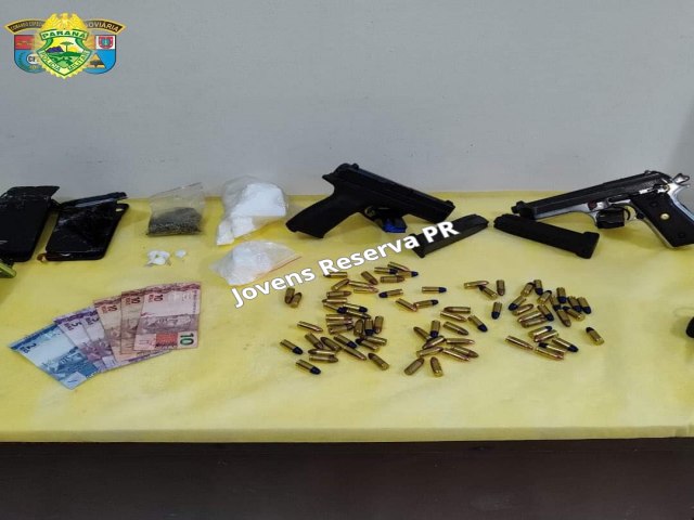 TRS HOMENS SO PRESOS NA PR-239, EM RESERVA, COM ARMAS E DROGAS